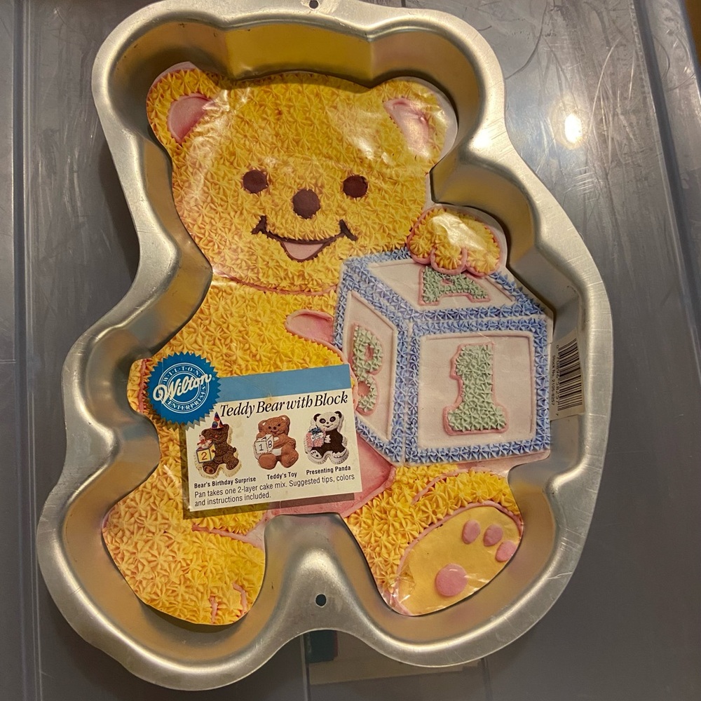 Wilton Teddy Bear with Block Cake Pan
